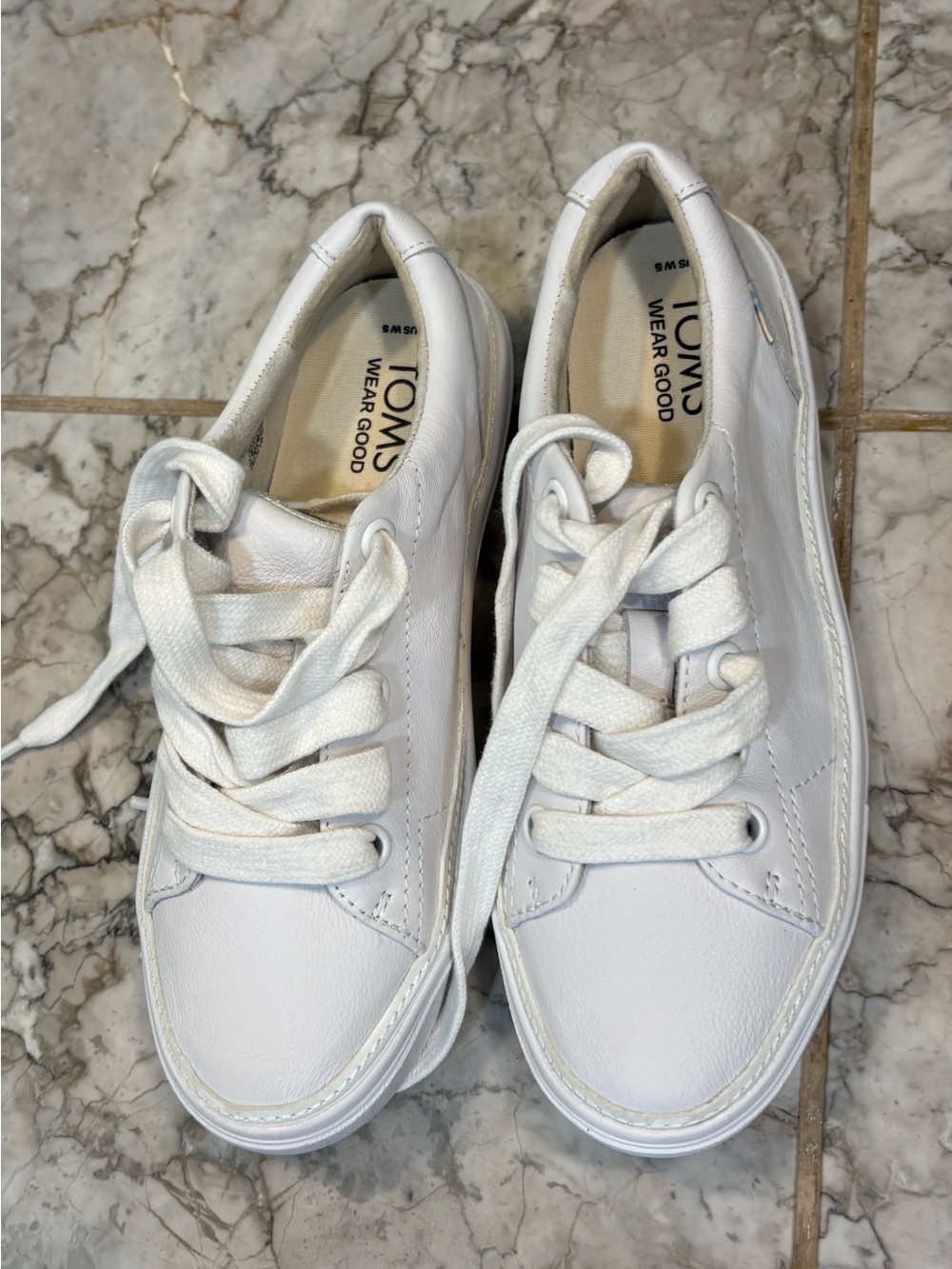 TOMS White Leather Lace-Up Low Top Sneakers for Women Logo Accent